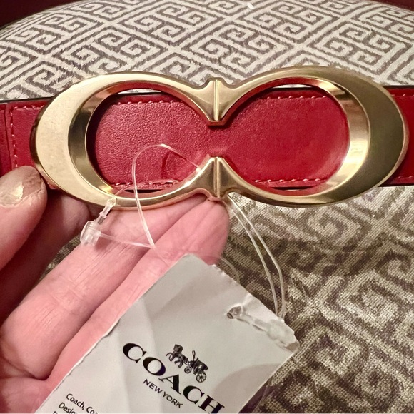 NEW COACH Signature Gold Buckle Red Leather Belt. Sz XL. Adjustable. MSRP $128. - Picture 5 of 7